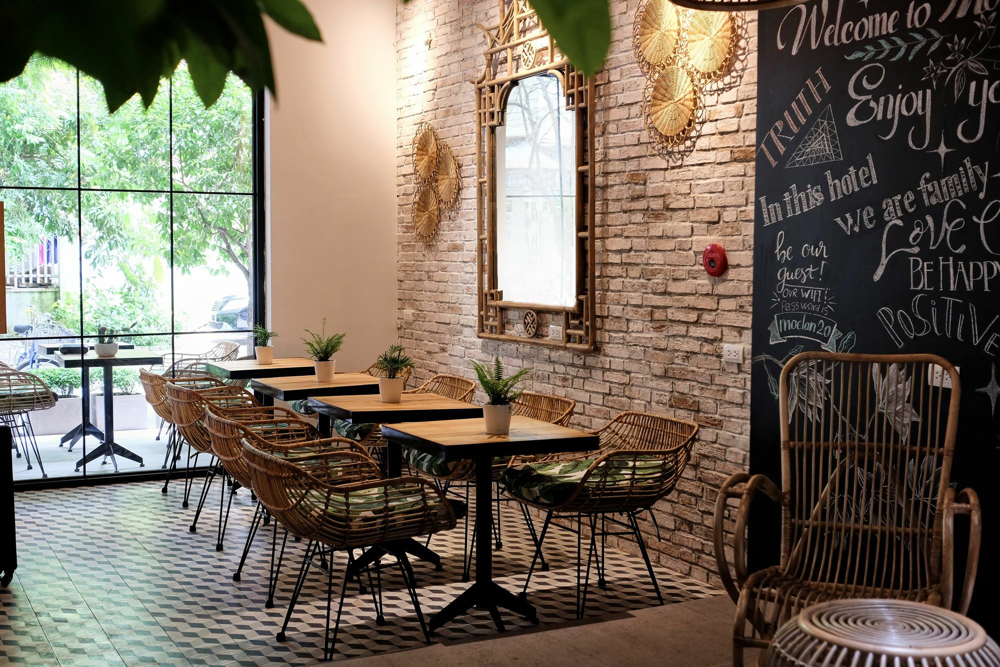 Moc Lan Boutique Hotel (Adults Only) Дананг Екстериор снимка